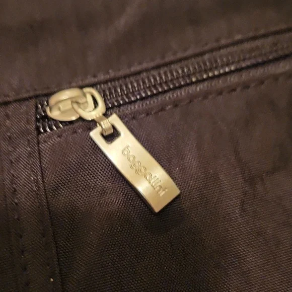 Baggallini Black Crossbody Bag - Picture 7 of 11